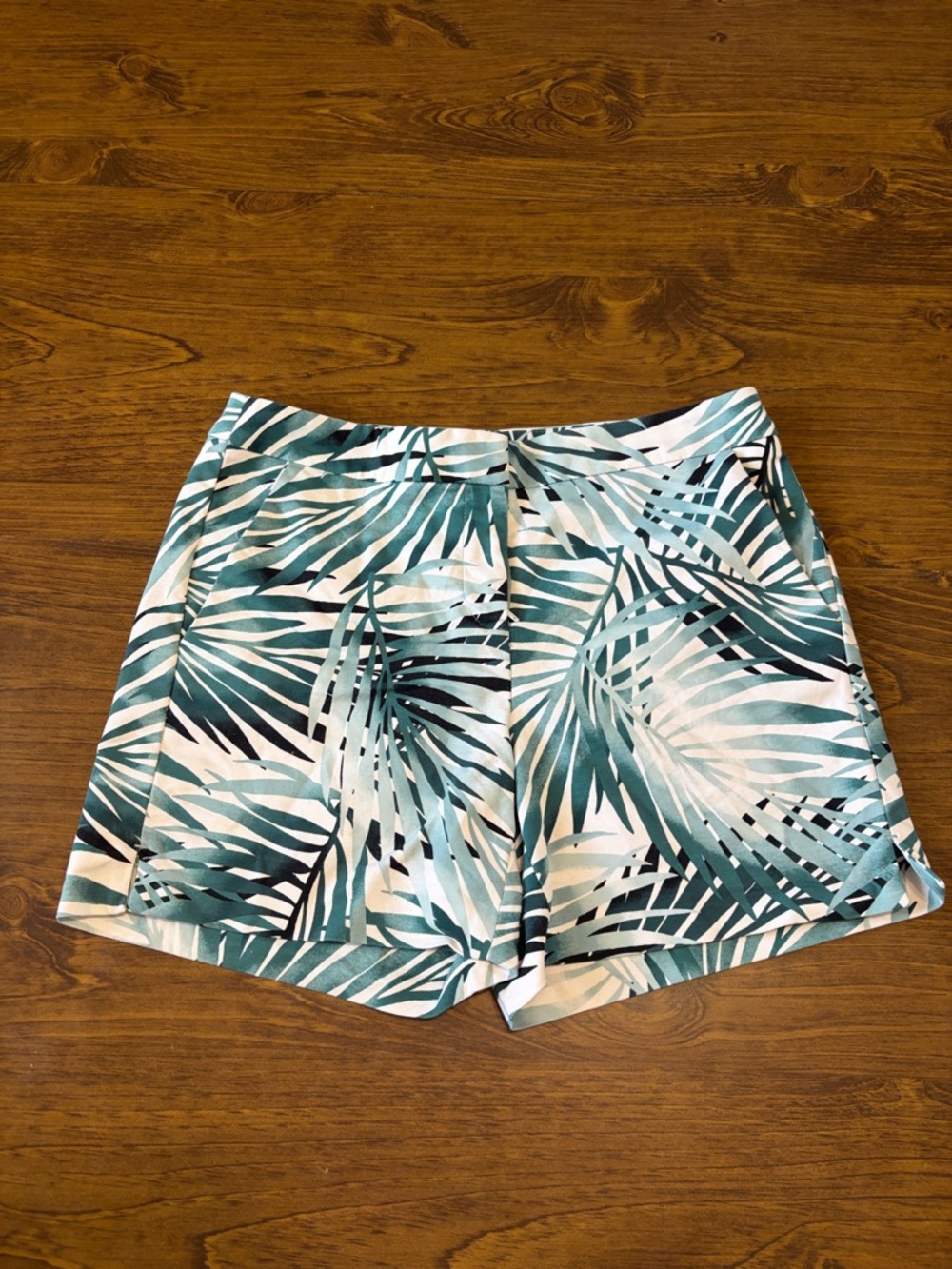 White House Black Market Leaf-Print Shorts - Teal & White with pockets